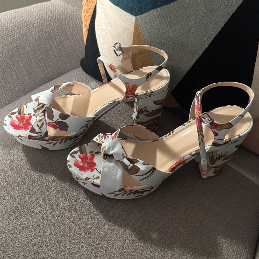 Marc Fisher blue and Red Floral Platform Sandals - Picture 3 of 5
